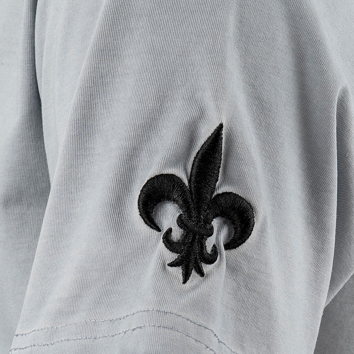 Cross stonewashed V-Neck T-Shirt - Image 4