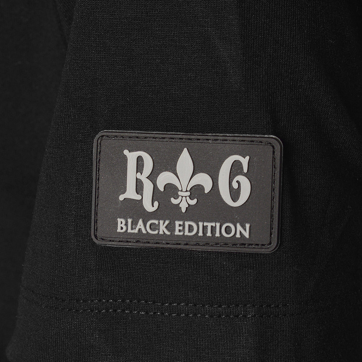 Deluxe T-Shirt Schwarz - Image 4